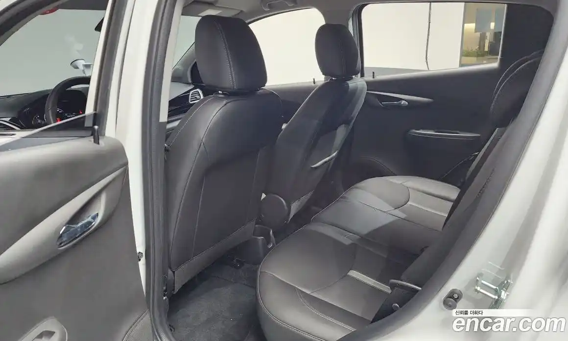 Chevrolet Spark 2022 1.0 автомат (гидро), фото 15