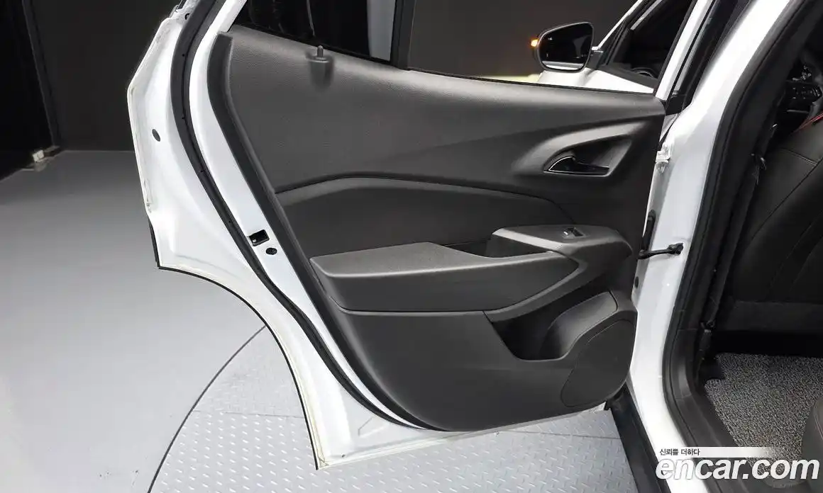 Chevrolet Trax 2023 1.2 автомат (гидро), фото 15