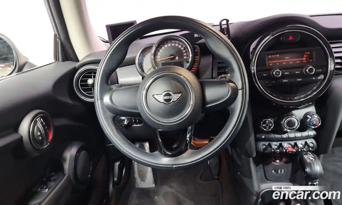 Mini Cooper 2016 1.5 автомат (гидро), фото 13