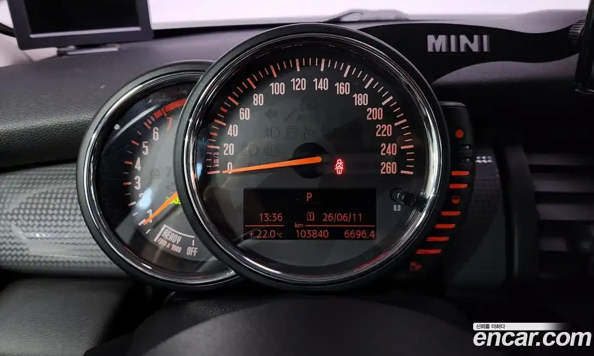 Mini Cooper 2016 1.5 автомат (гидро), фото 8