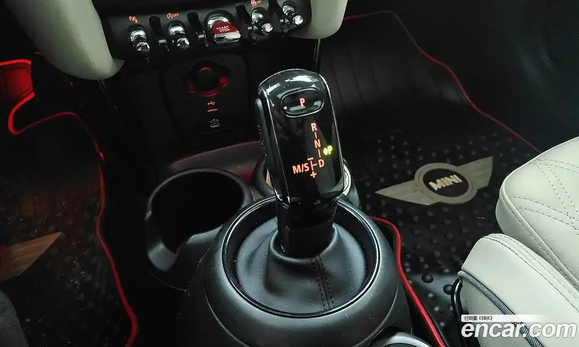Mini Cooper 2023 2.0 автомат (гидро), фото 9