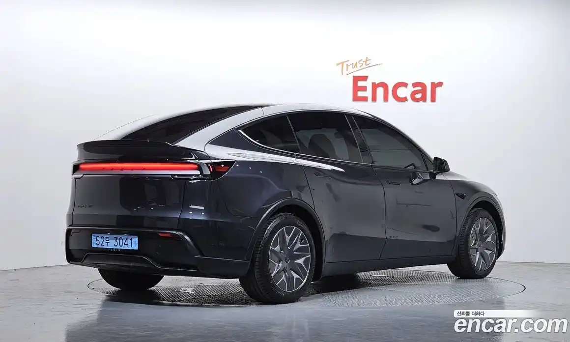 Tesla Model Y 2026 0.2 автомат (гидро), фото 2 Tesla Model Y 2026 0.2 автомат (гидро), фото 2