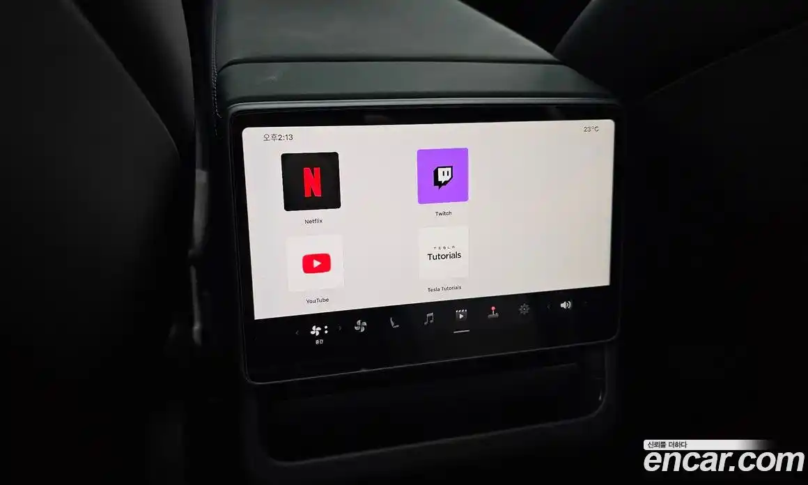 Tesla Model Y 2026 0.2 автомат (гидро), фото 30 Tesla Model Y 2026 0.2 автомат (гидро), фото 30