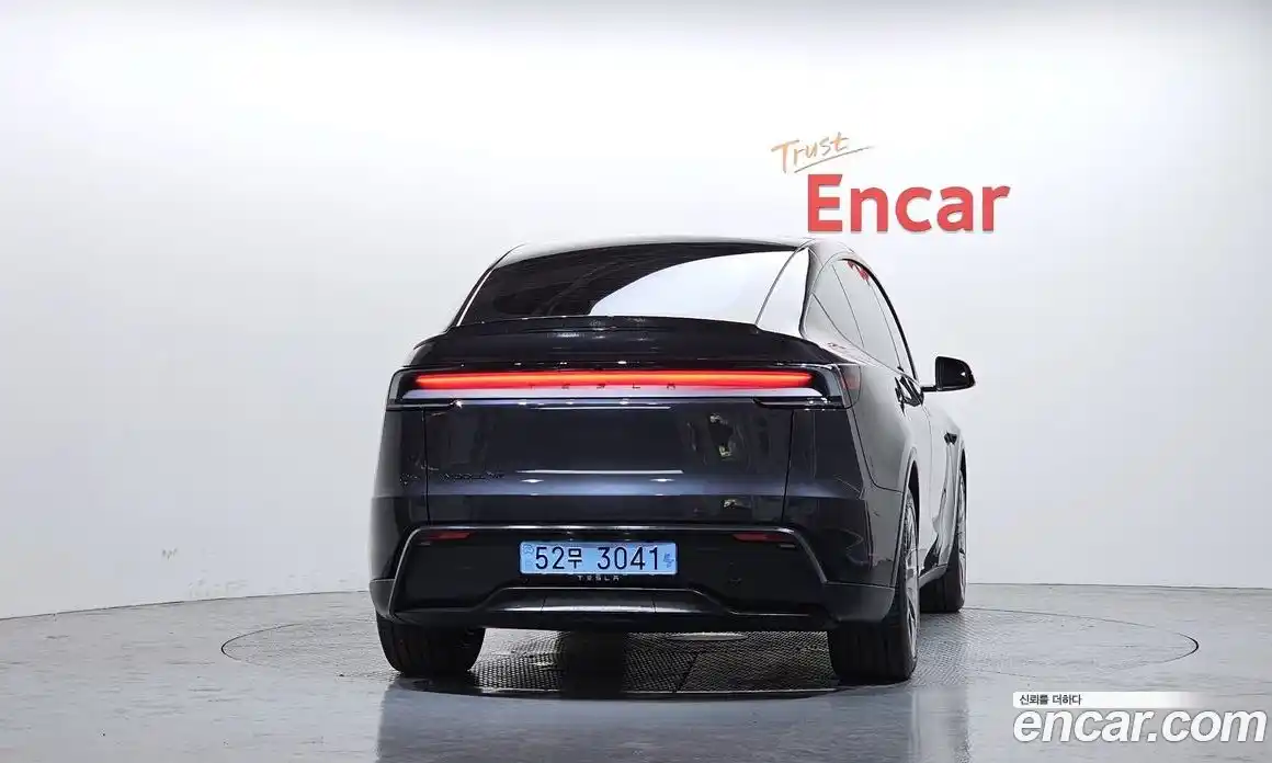 Tesla Model Y 2026 0.2 автомат (гидро), фото 4 Tesla Model Y 2026 0.2 автомат (гидро), фото 4
