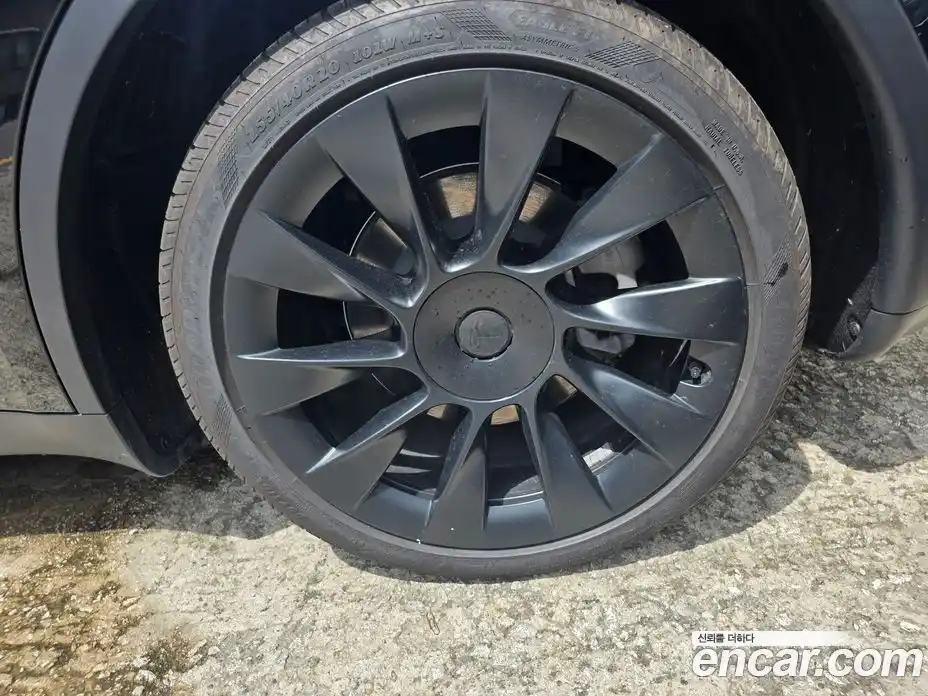 Tesla Model Y 2024 1.0 автомат (гидро), фото 12 Tesla Model Y 2024 1.0 автомат (гидро), фото 12