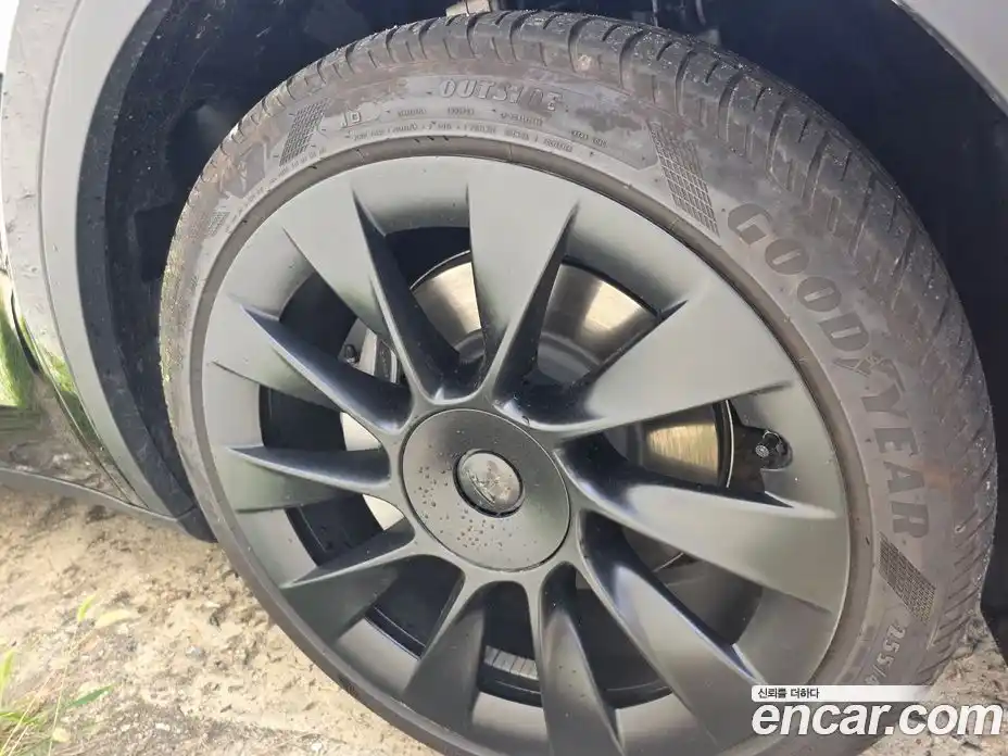 Tesla Model Y 2024 1.0 автомат (гидро), фото 14 Tesla Model Y 2024 1.0 автомат (гидро), фото 14