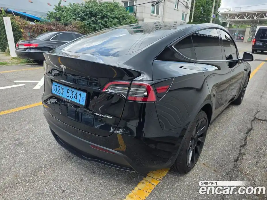 Tesla Model Y 2024 1.0 автомат (гидро), фото 3 Tesla Model Y 2024 1.0 автомат (гидро), фото 3