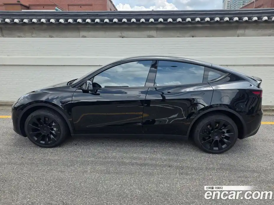 Tesla Model Y 2024 1.0 автомат (гидро), фото 6 Tesla Model Y 2024 1.0 автомат (гидро), фото 6