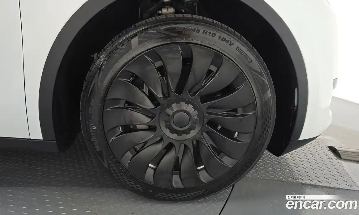 Tesla Model Y 2023 0.2 автомат (гидро), фото 7 Tesla Model Y 2023 0.2 автомат (гидро), фото 7