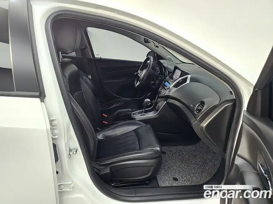 Chevrolet Cruze 2012 1.8 автомат (гидро), фото 11