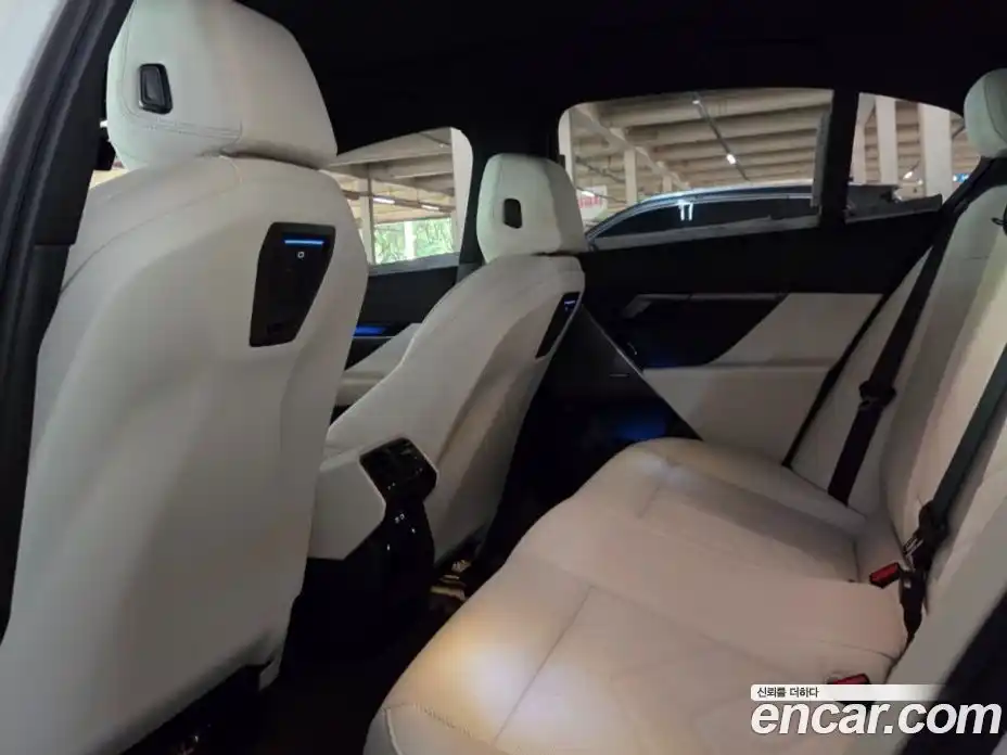 BMW 5 серия 2025 2.0 автомат (гидро), фото 12