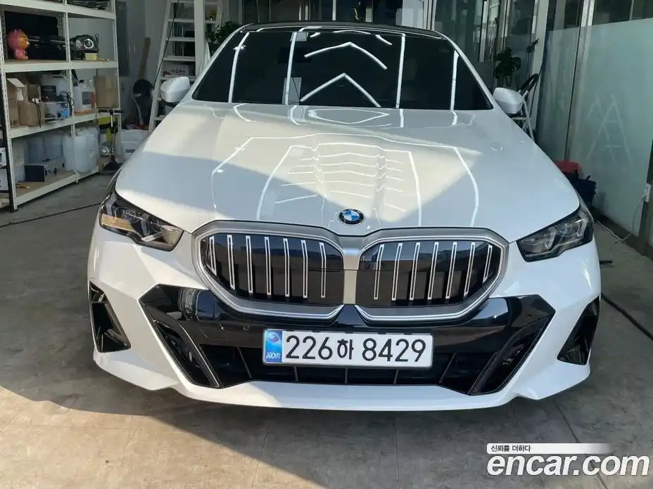 BMW 5 серия 2025 2.0 автомат (гидро), фото 17