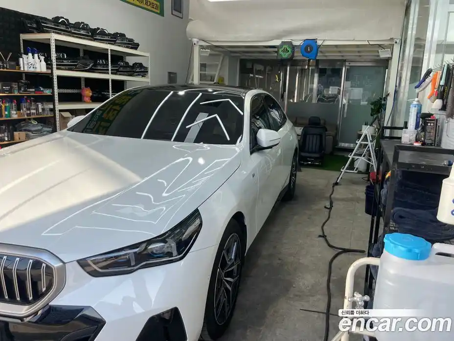 BMW 5 серия 2025 2.0 автомат (гидро), фото 18