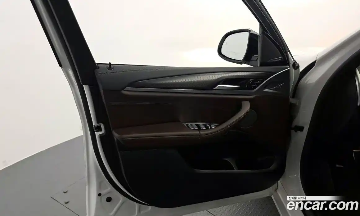 BMW X3 2024 2.0 автомат (гидро), фото 14