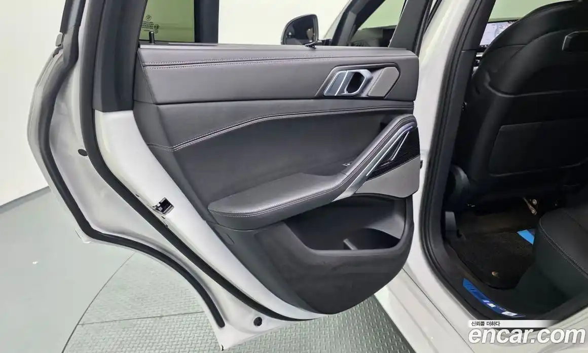 BMW X6 2023 3.0 автомат (гидро), фото 15