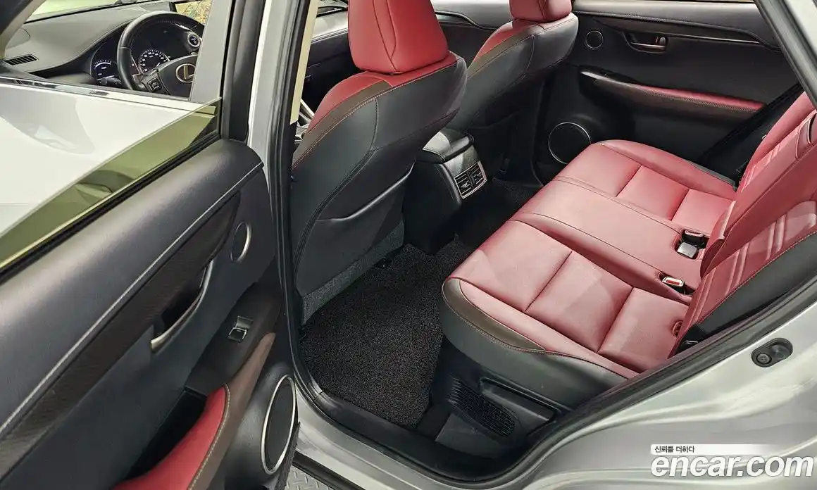 Lexus NX 2018 2.5 автомат (гидро), фото 12 Lexus NX 2018 2.5 автомат (гидро), фото 12