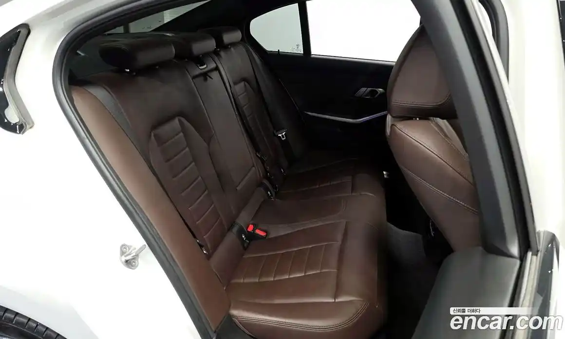 BMW 3 серия 2021 2.0 автомат (гидро), фото 17