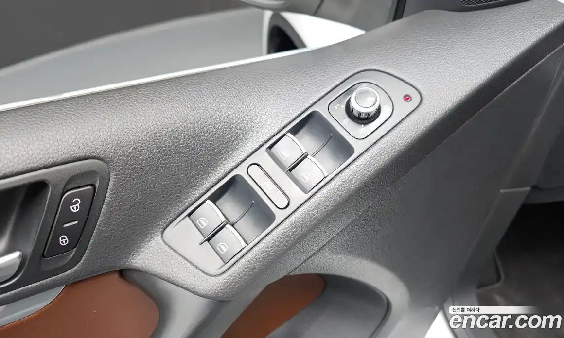 Volkswagen Tiguan 2015 2.0 автомат (гидро), фото 18