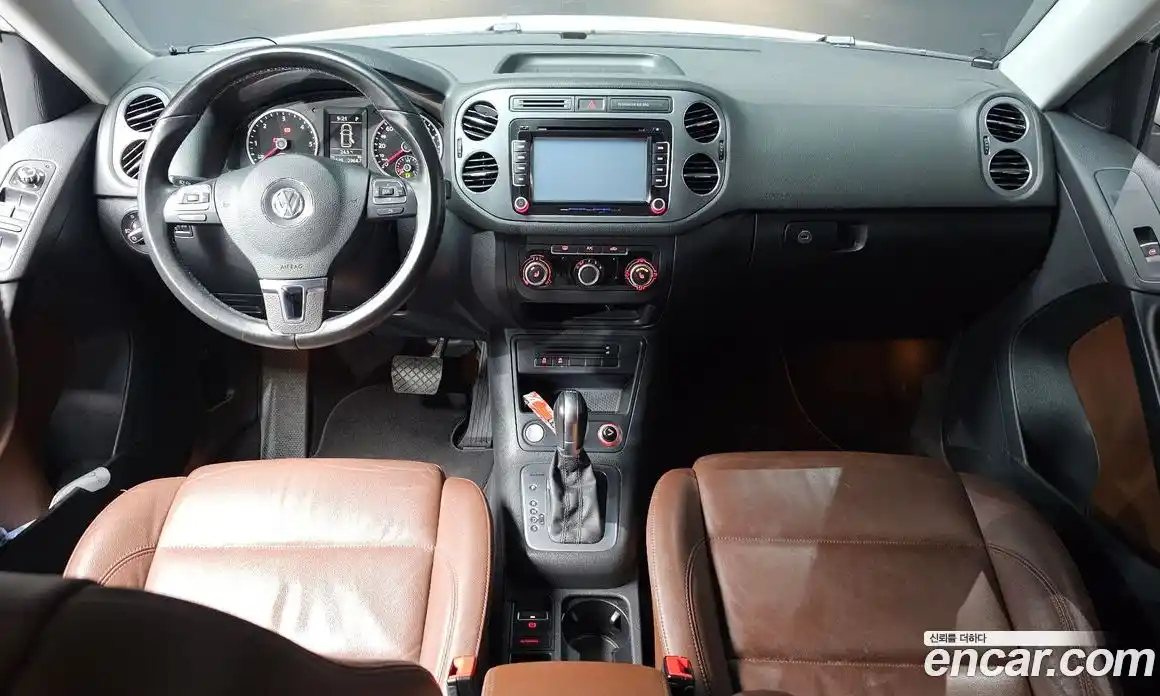 Volkswagen Tiguan 2015 2.0 автомат (гидро), фото 7