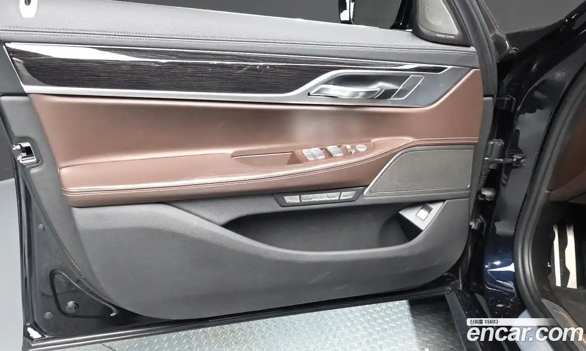 BMW 7 серия 2017 3.0 автомат (гидро), фото 14