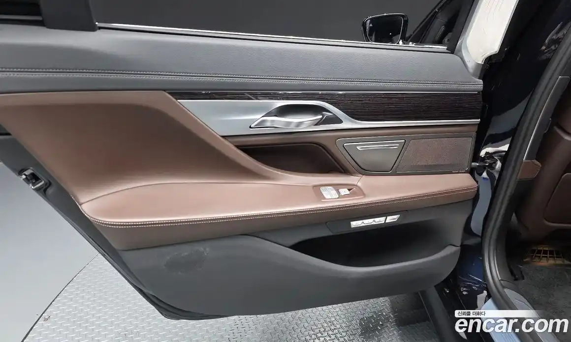 BMW 7 серия 2017 3.0 автомат (гидро), фото 15