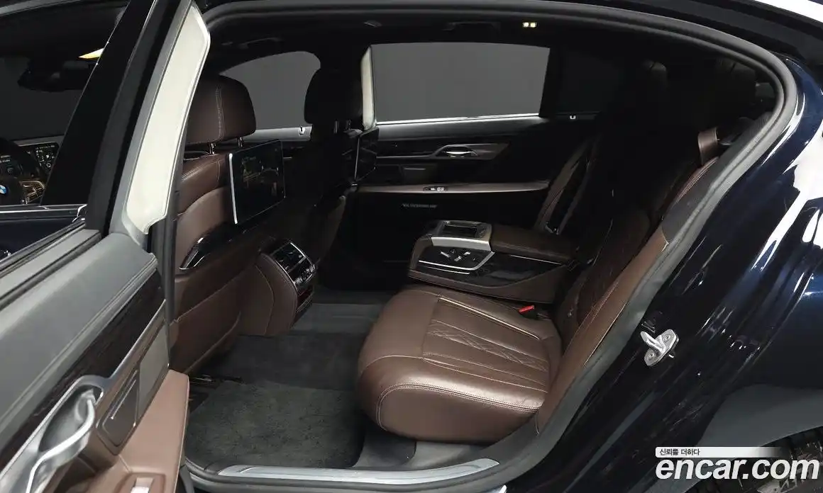 BMW 7 серия 2017 3.0 автомат (гидро), фото 16