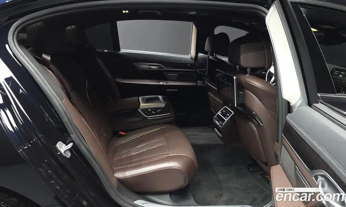 BMW 7 серия 2017 3.0 автомат (гидро), фото 18