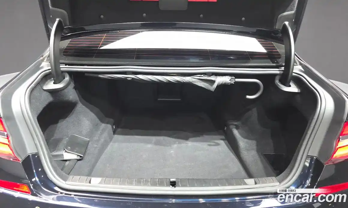 BMW 7 серия 2017 3.0 автомат (гидро), фото 26