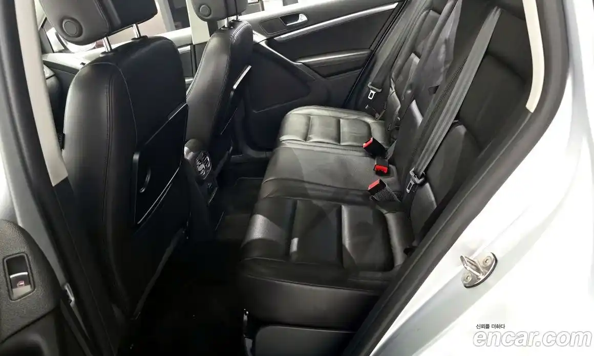 Volkswagen Tiguan 2012 2.0 автомат (гидро), фото 11