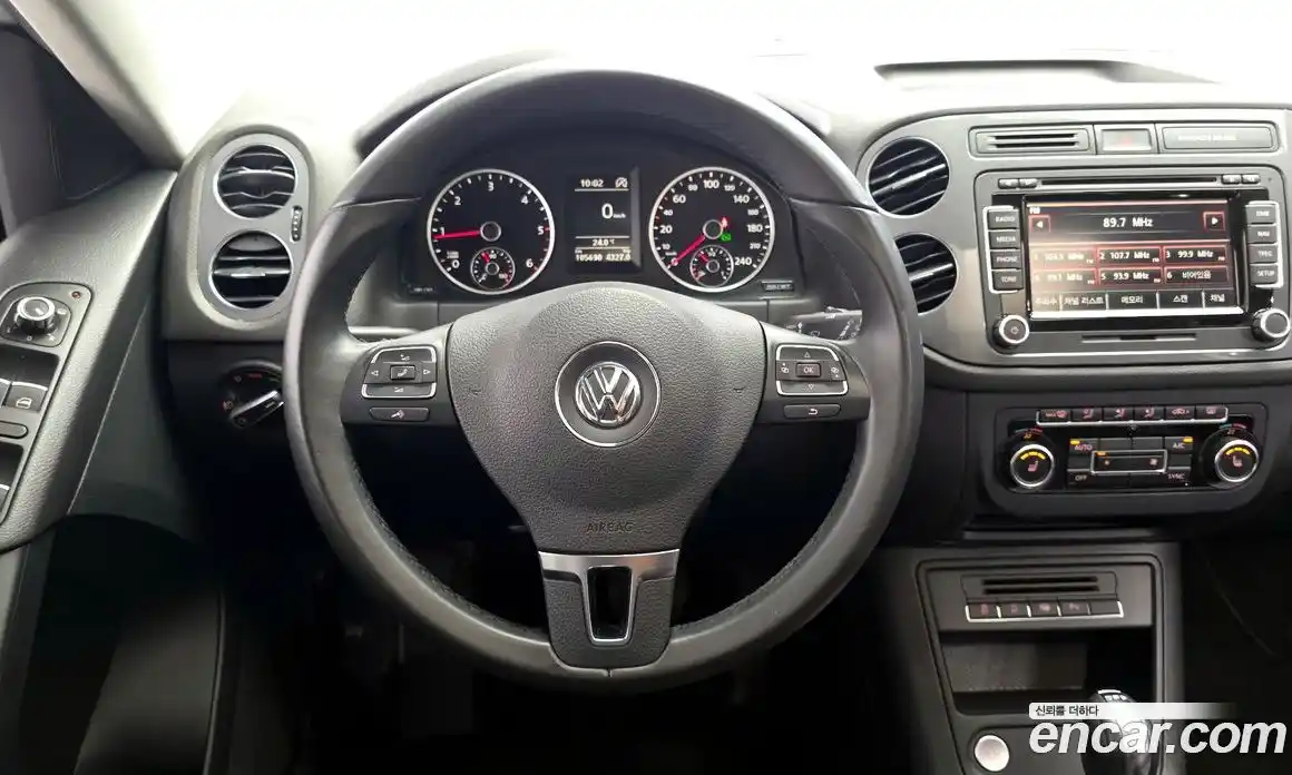 Volkswagen Tiguan 2012 2.0 автомат (гидро), фото 13