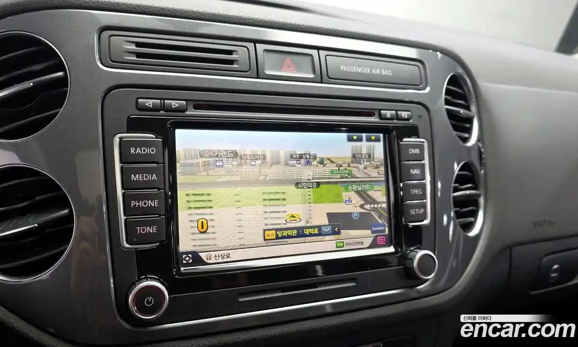 Volkswagen Tiguan 2012 2.0 автомат (гидро), фото 15