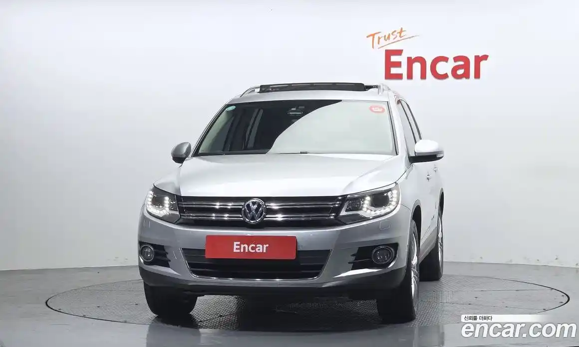 Volkswagen Tiguan 2012 2.0 автомат (гидро), фото 3