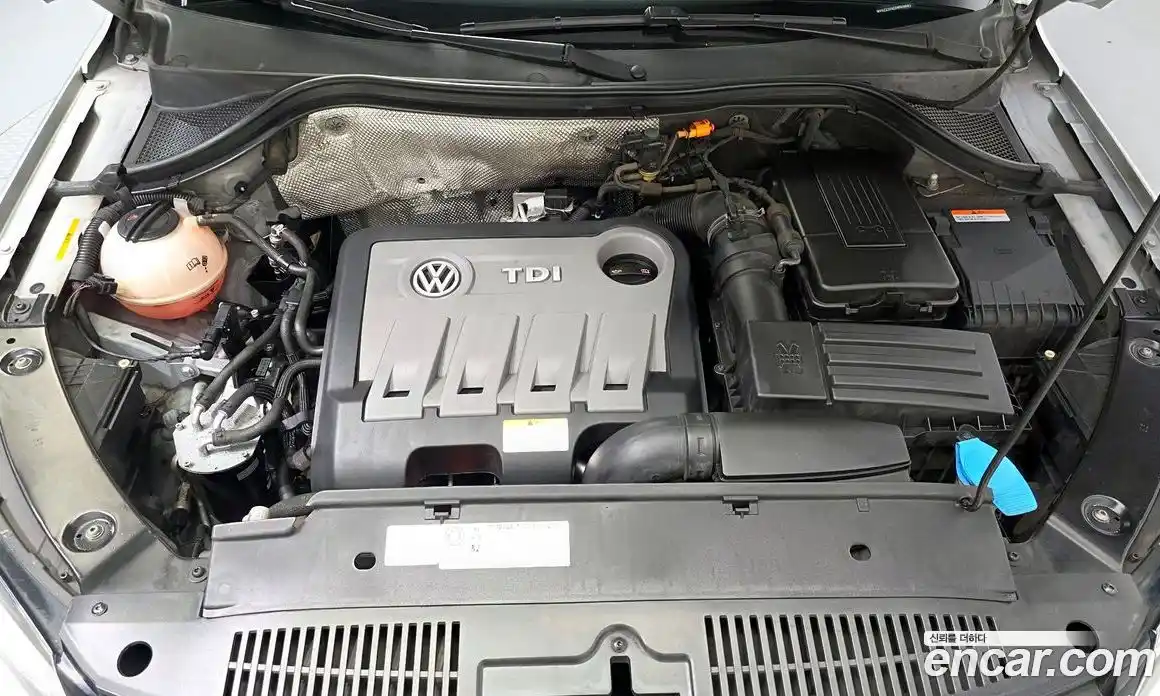 Volkswagen Tiguan 2012 2.0 автомат (гидро), фото 6