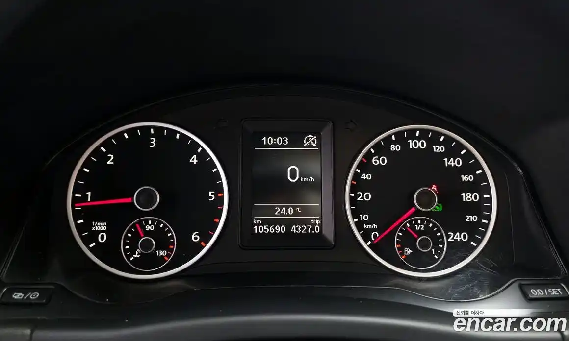 Volkswagen Tiguan 2012 2.0 автомат (гидро), фото 8