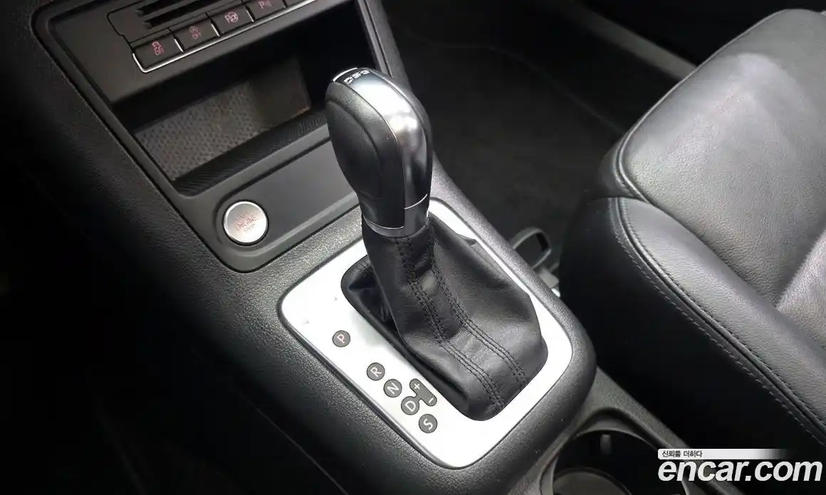 Volkswagen Tiguan 2012 2.0 автомат (гидро), фото 9