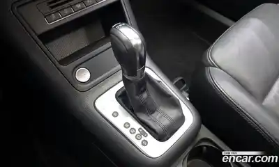 Volkswagen Tiguan 2012 2.0 автомат (гидро), миниатюра 9