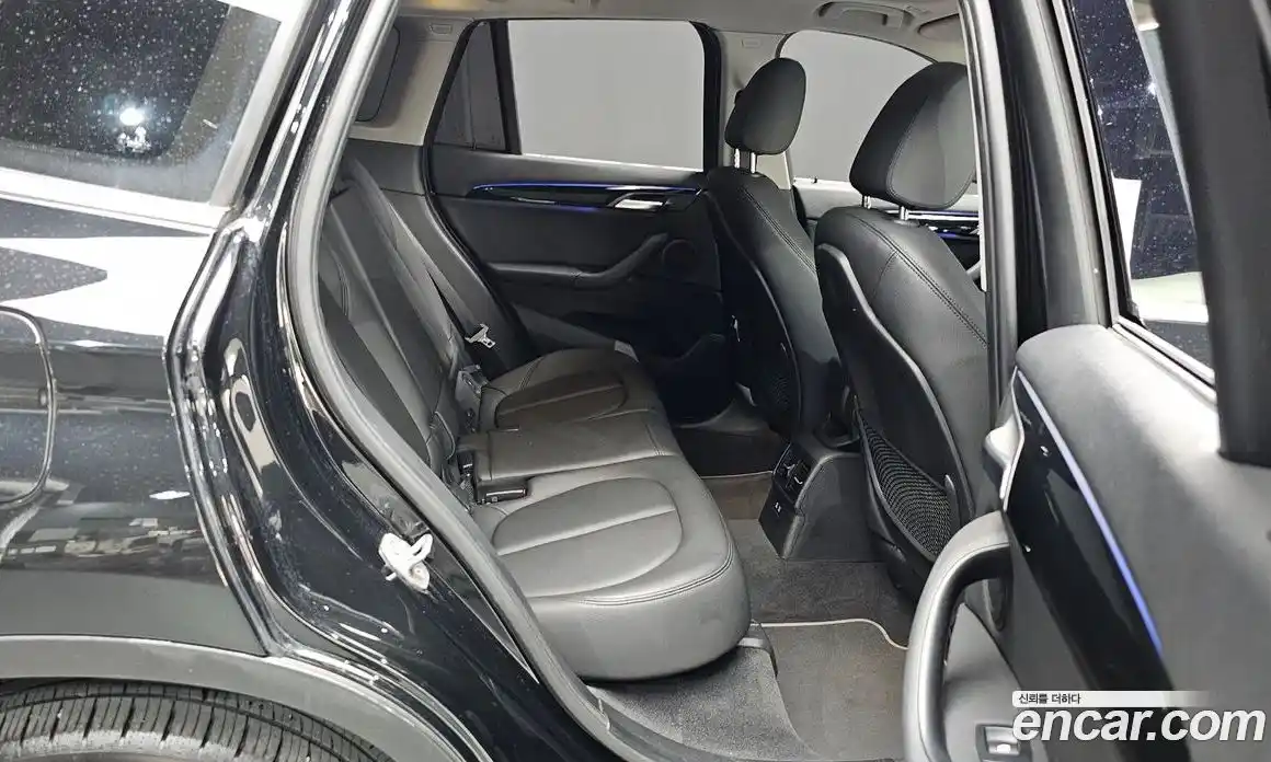 BMW X1 2022 2.0 автомат (гидро), фото 11