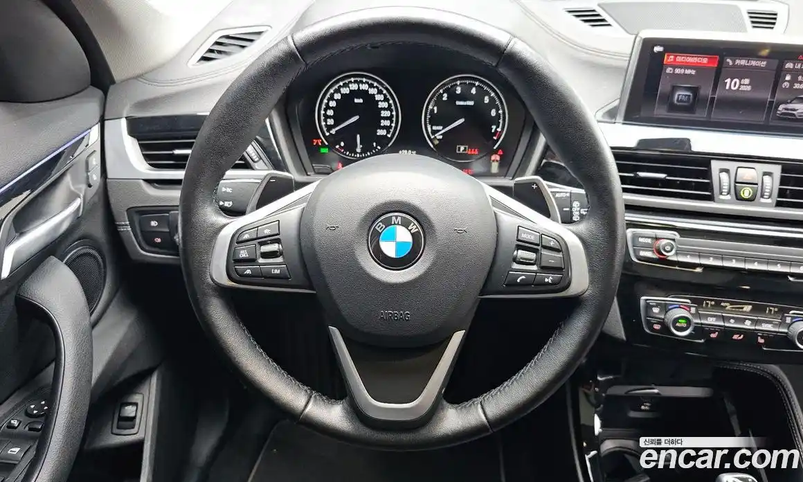 BMW X1 2022 2.0 автомат (гидро), фото 12