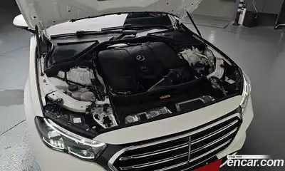 Mercedes-Benz E-Class 2026 2.0 автомат (гидро), миниатюра 5
