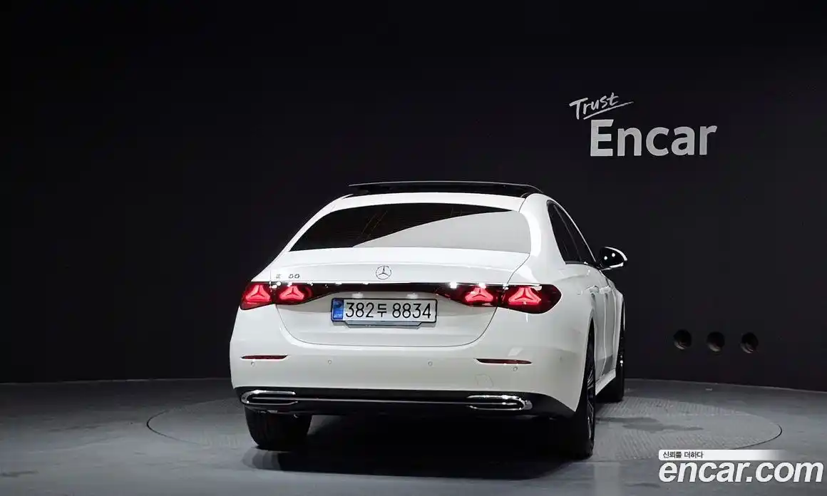 Mercedes-Benz E-Class 2025 2.0 автомат (гидро), фото 4
