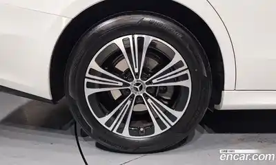 Mercedes-Benz E-Class 2025 2.0 автомат (гидро), миниатюра 5