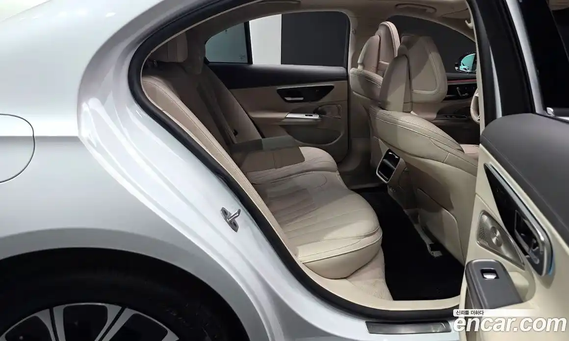 Mercedes-Benz E-Class 2024 2.0 автомат (гидро), фото 12