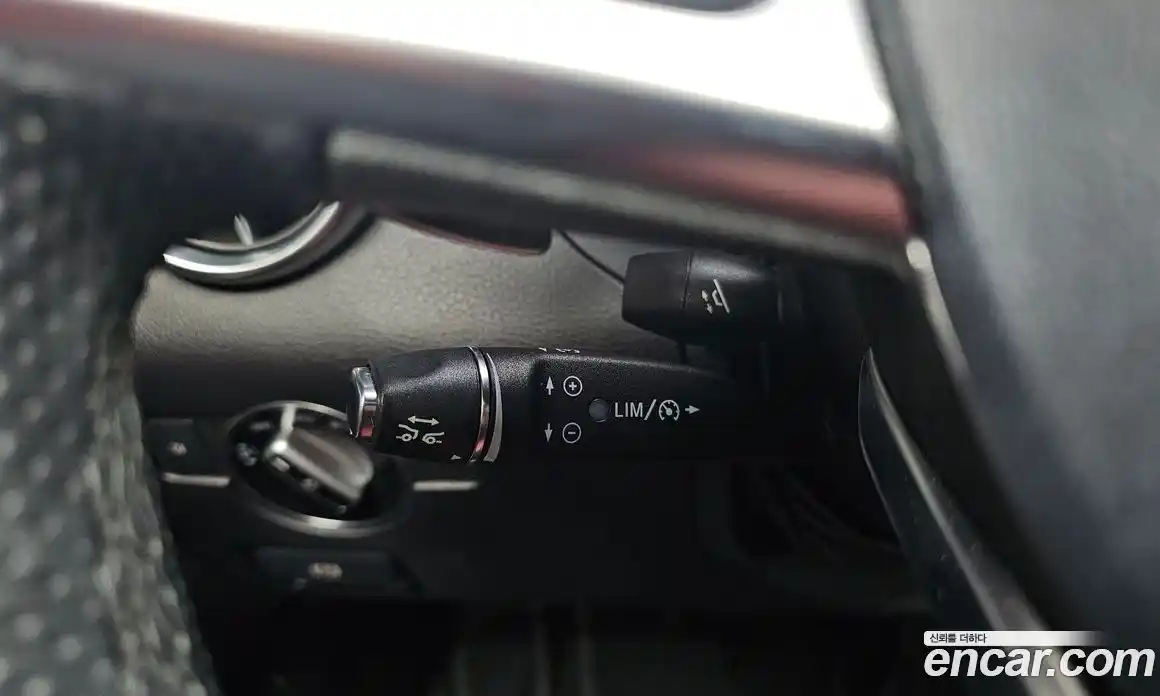 Mercedes-Benz SLC-Class 2017 3.0 гидро, фото 26 Mercedes-Benz SLC-Class 2017 3.0 гидро, фото 26