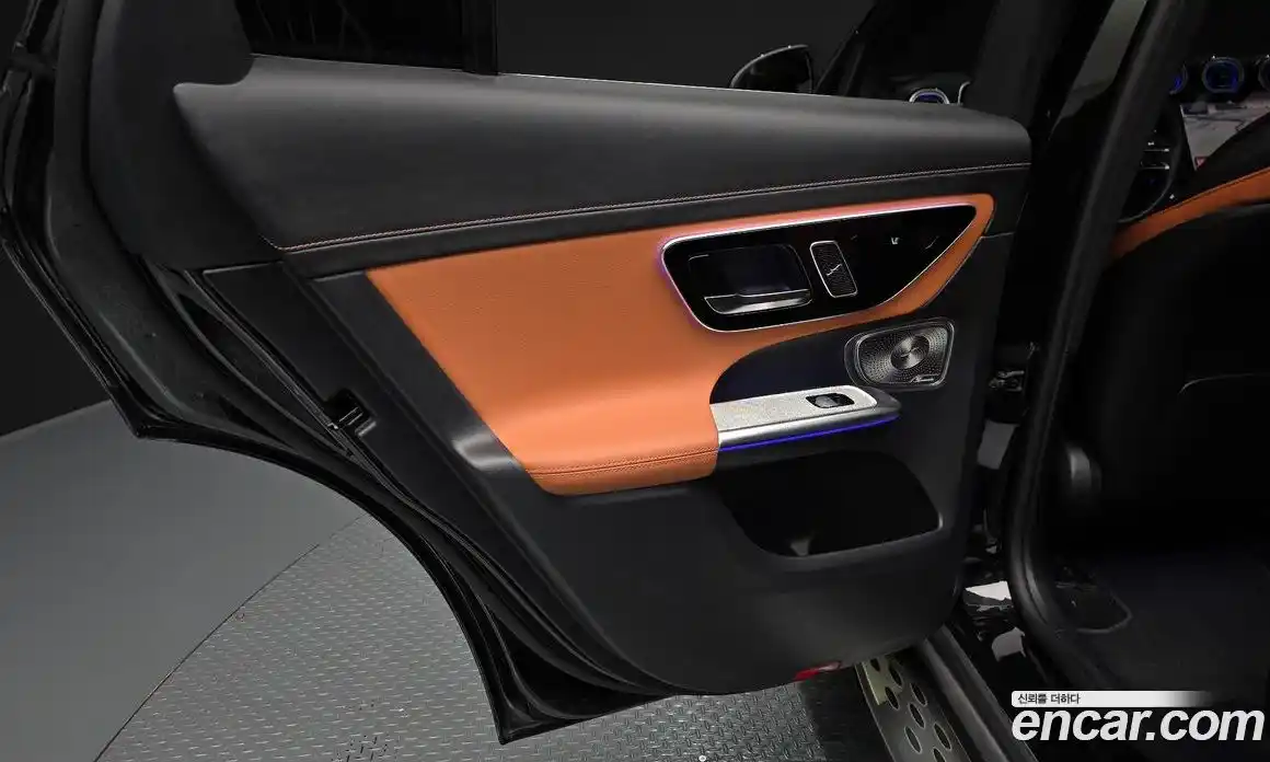 Mercedes-Benz GLC-Class 2023 2.0 гидро, фото 15