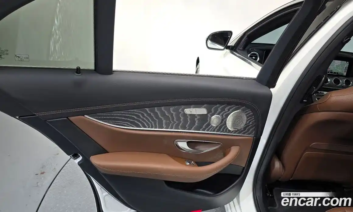 Mercedes-Benz E-Class 2022 2.0 автомат (гидро), фото 15
