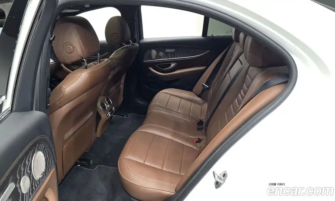 Mercedes-Benz E-Class 2022 2.0 автомат (гидро), фото 17