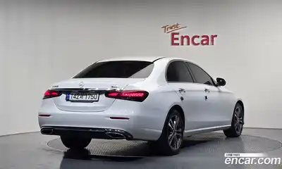 Mercedes-Benz E-Class 2022 2.0 автомат (гидро), миниатюра 2