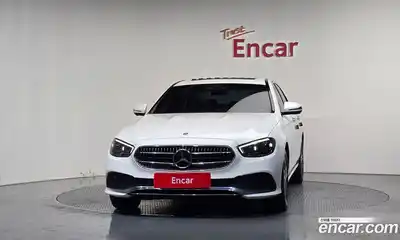 Mercedes-Benz E-Class 2022 2.0 автомат (гидро), миниатюра 3