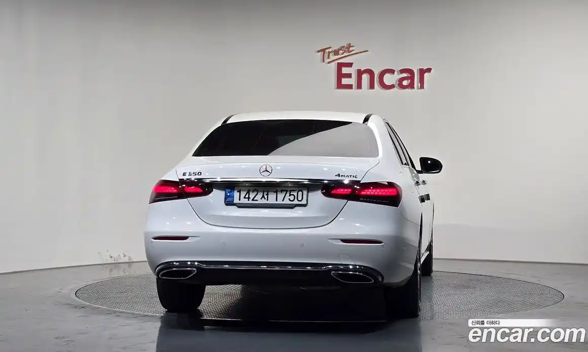 Mercedes-Benz E-Class 2022 2.0 автомат (гидро), фото 4
