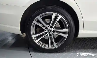 Mercedes-Benz E-Class 2022 2.0 автомат (гидро), миниатюра 5